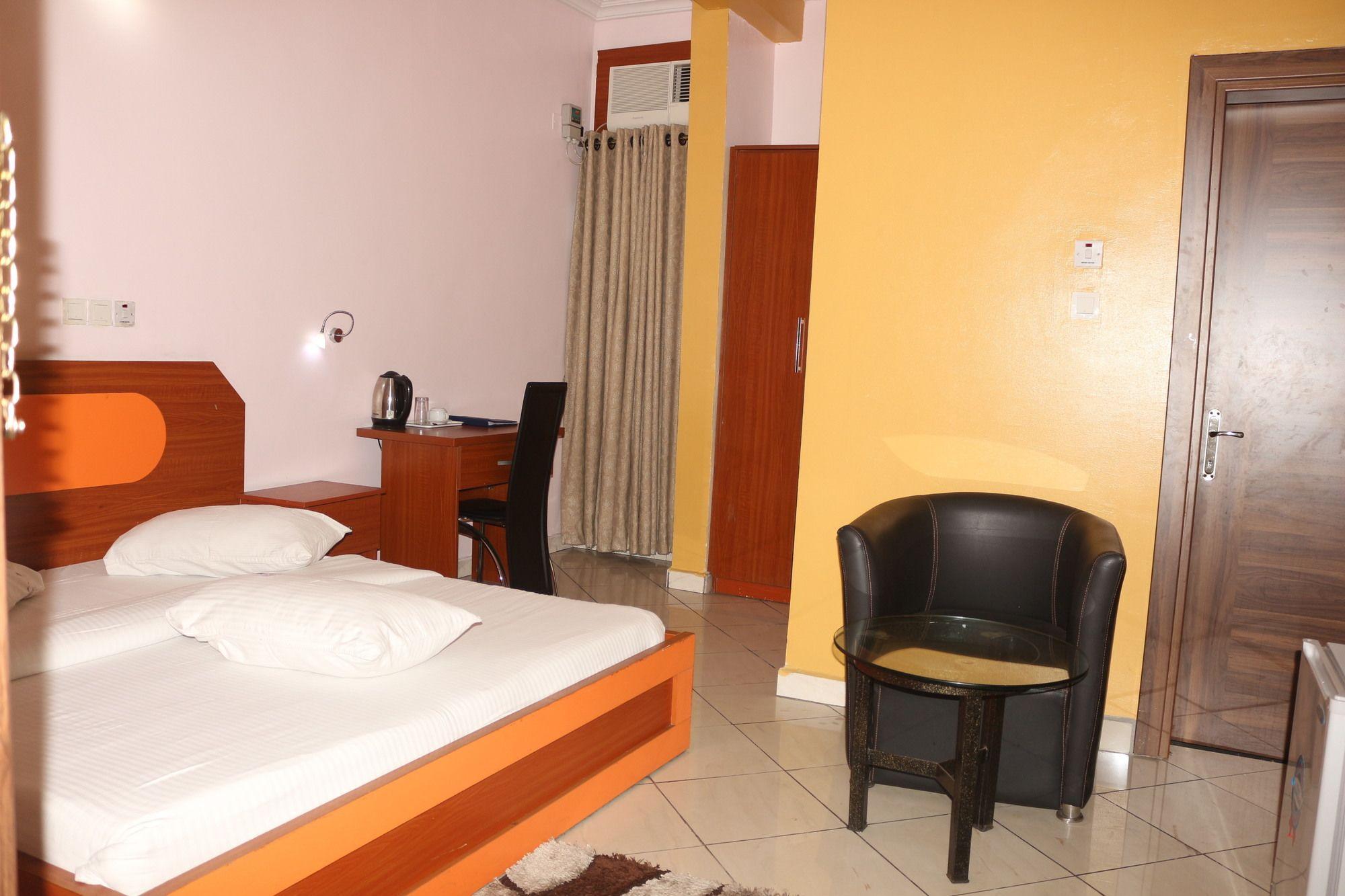 Royal Charlin Hotel And Suites พอร์ต ฮาร์คอร์ท ภายนอก รูปภาพ